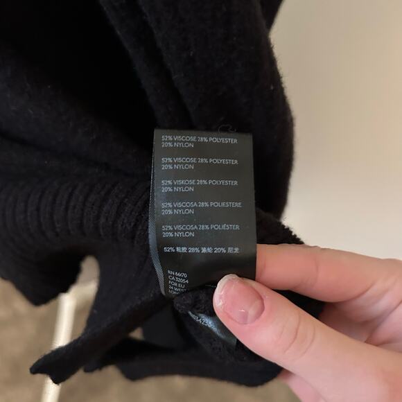 By Anthropologie Black Oversized Slouchy Off-Shoulder Sweater Blouse Top Size S - Picture 6 of 7